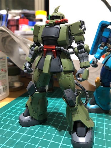 今日の模活】HGザク・デザートタイプのスミ入れとモノアイ加工 - 筆