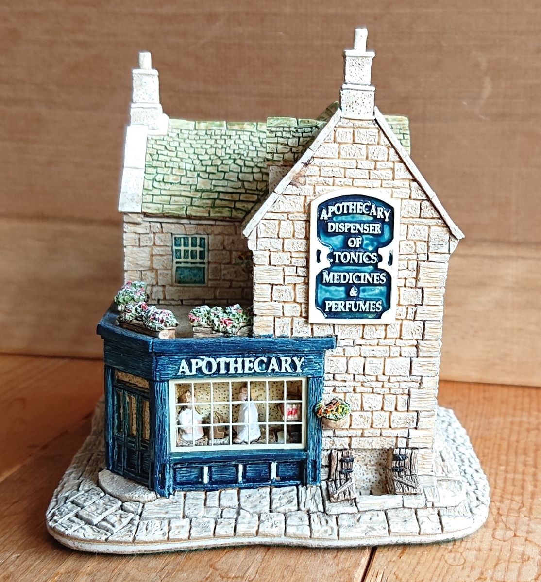 Lilliput Lane THE APOTHECARY 1997 Victorian Shops Collection