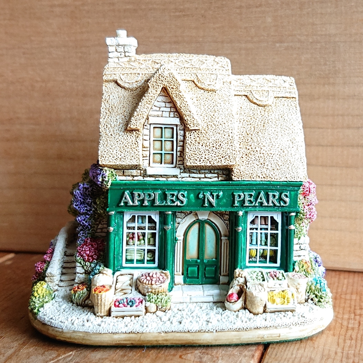 リリパットレーン　APPLES `N’ PEARS Lilliput Lane APPLES N PEARS 2001 L2502 - ミニチュアハウス