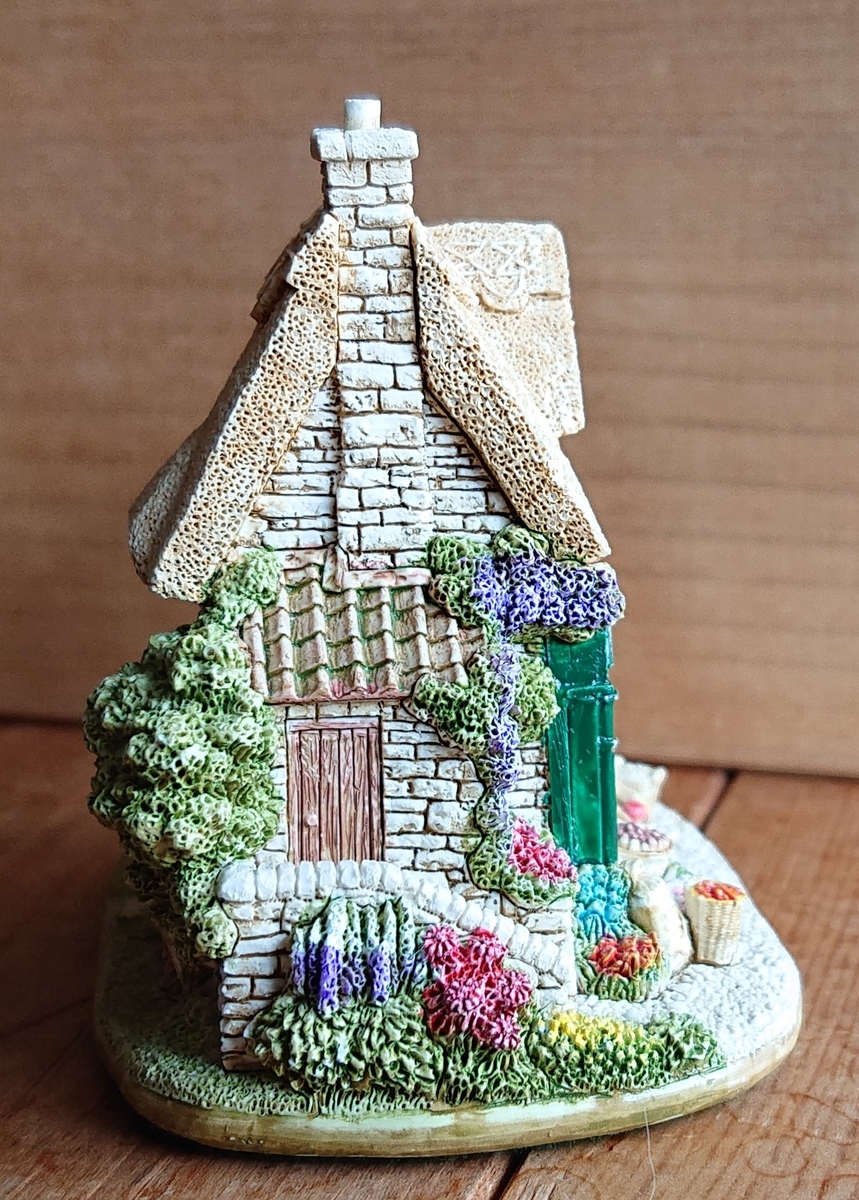 リリパットレーン　APPLES `N’ PEARS Lilliput Lane APPLES N PEARS 2001 L2502 - ミニチュアハウス