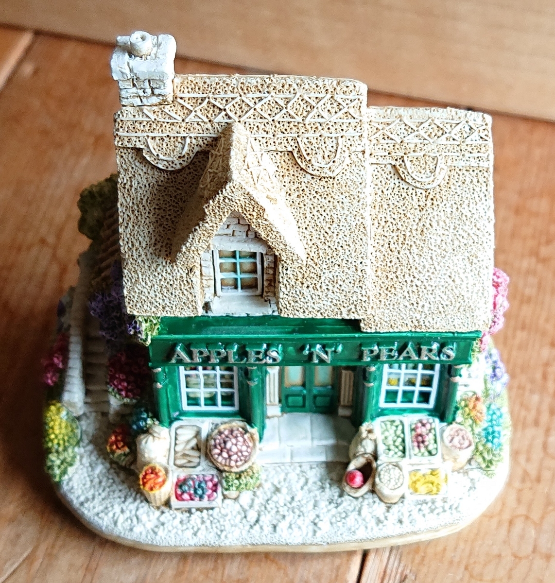 リリパットレーン　APPLES `N’ PEARS Lilliput Lane APPLES N PEARS 2001 L2502 - ミニチュアハウス