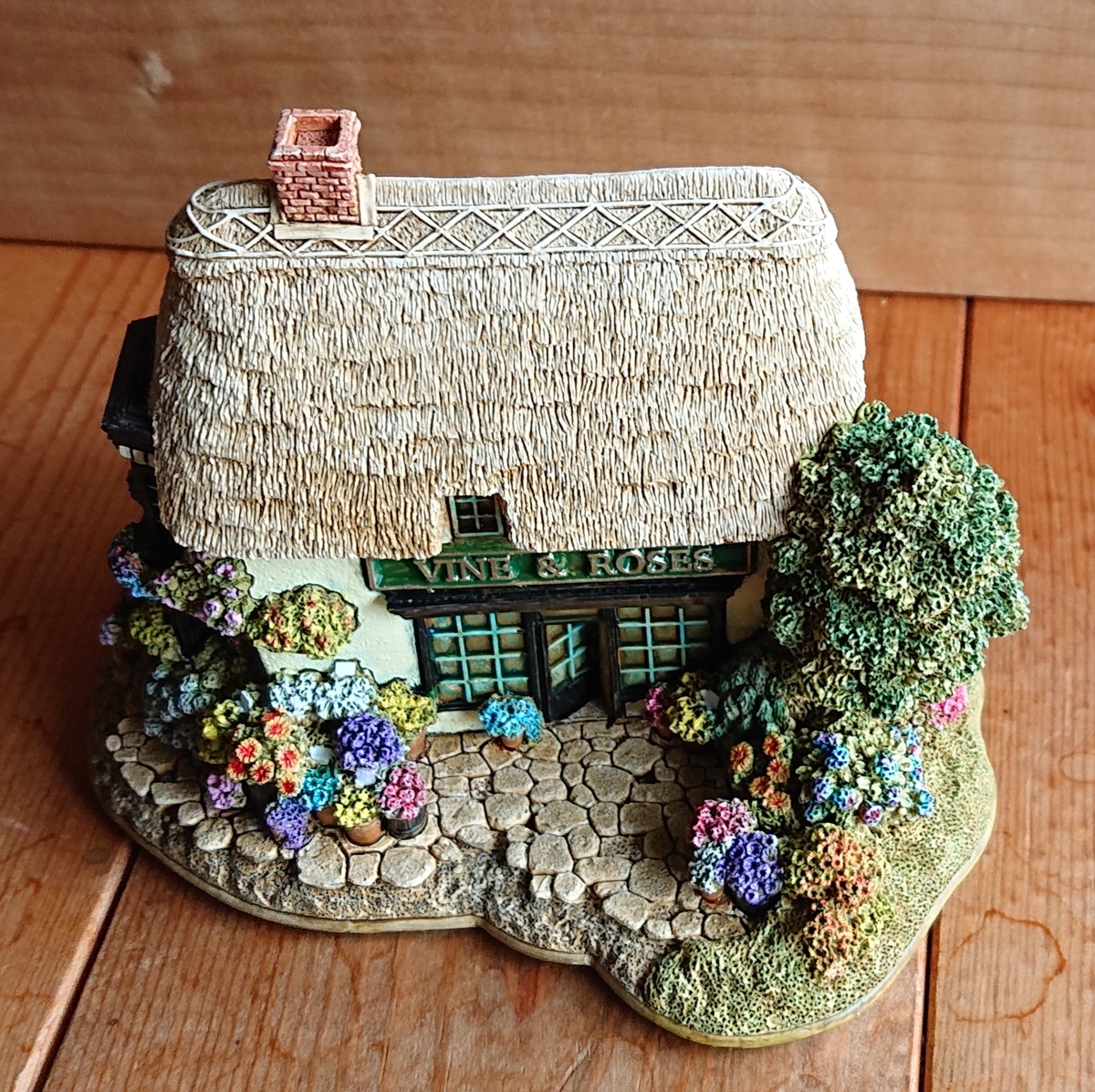 Lilliput Lane VINE ＆ROSES 2006 L3028 - ミニチュアハウス