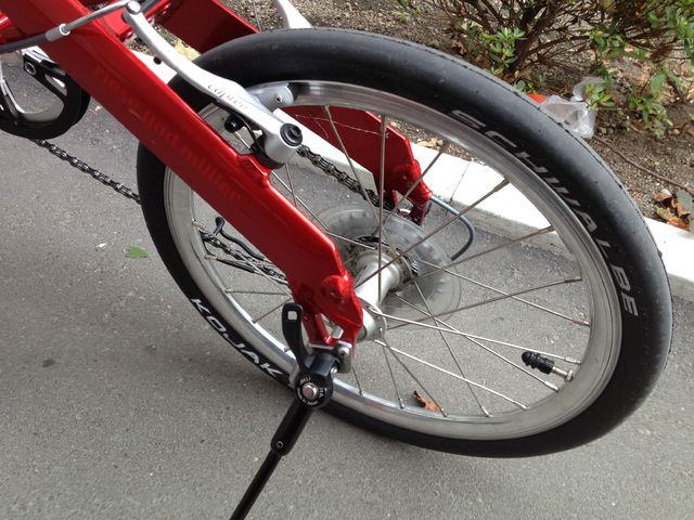 bd-1 2012Speedのタイヤを純正のIRCからSCHWALBE kojakに換えた