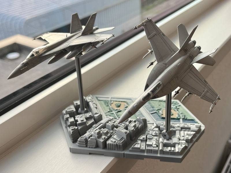 PLATZ 1/144 F/A-18Eを2機同時に作るの話、完結編。 - Think