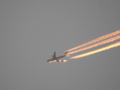 飛行機雲　夕焼け