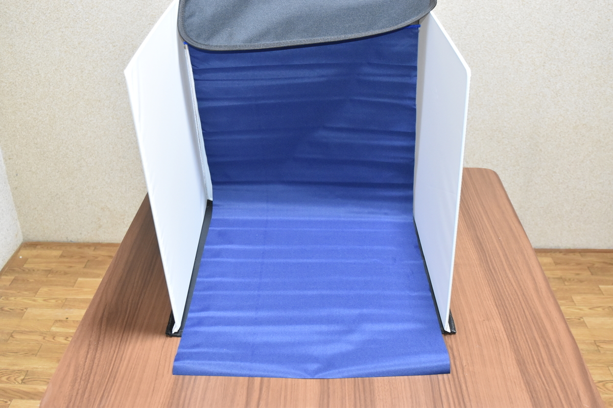 組み立てた撮影ボックス