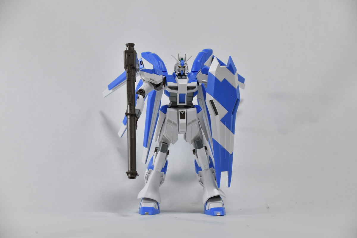マーキングシールを貼る前のHi-νガンダム