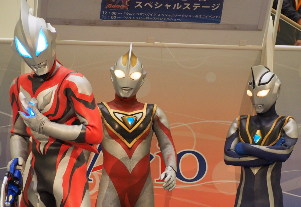 ウルトラマンガイア コスプレスーツ一式 大人着用可能 特撮ヒーロー