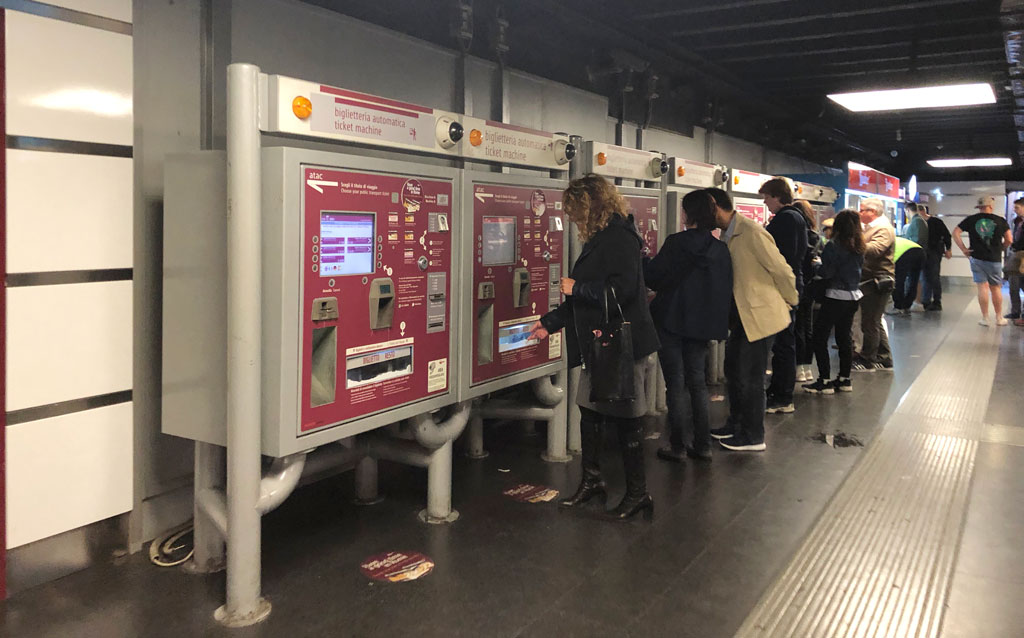 地下鉄ローマテルミニ駅の券売機