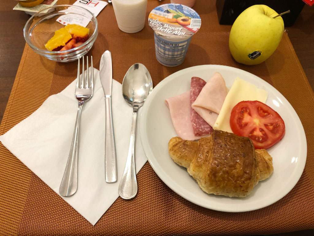 引き続き控えめな朝ごはん