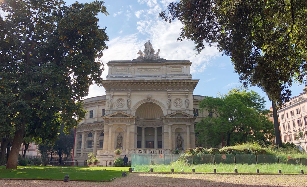 ローマ建築会館。1887年に建てられた当時は、水族館だったとのこと