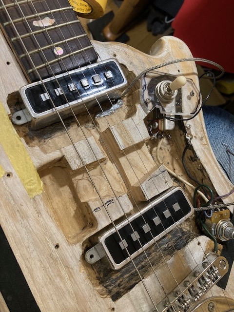 ビザールPUポッティング作業 ルジールピックアップス - Rugir