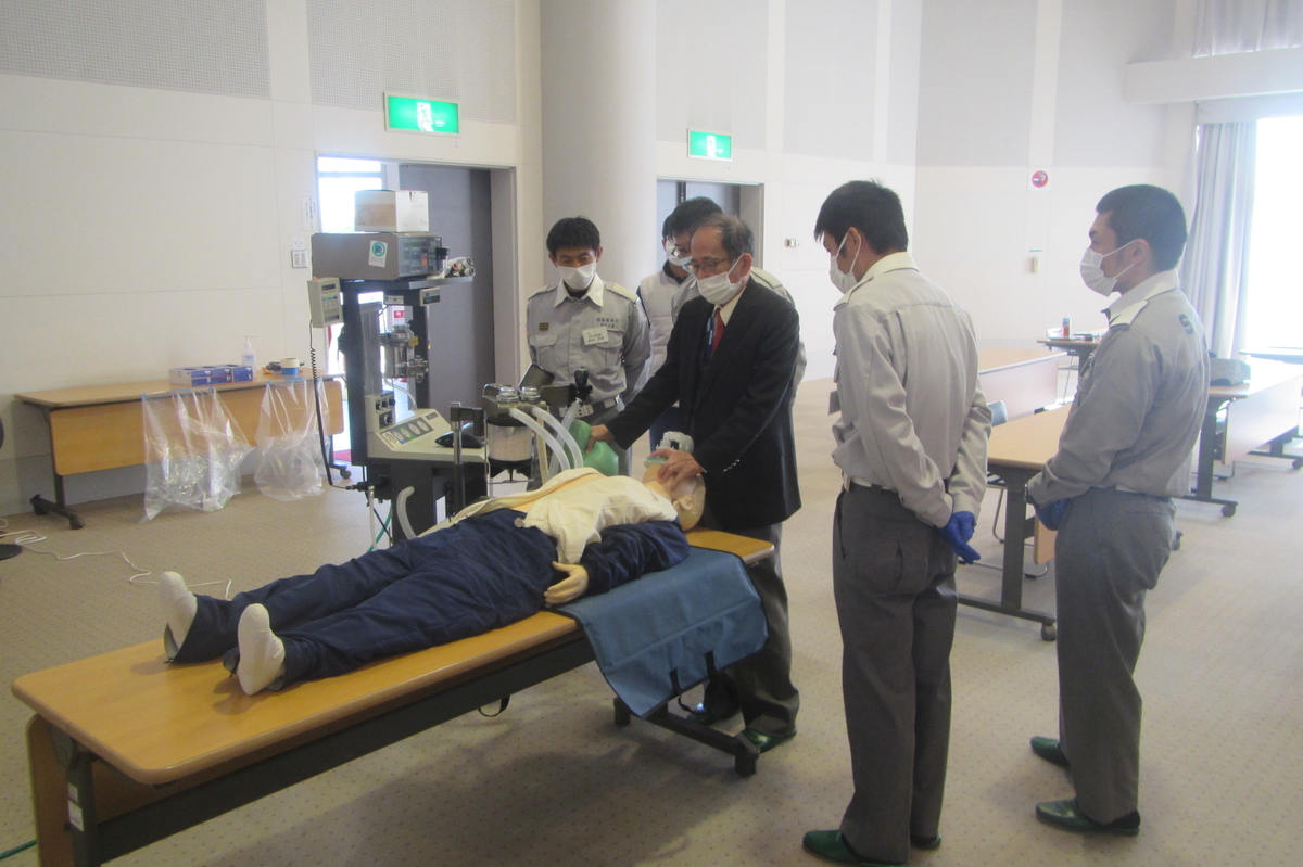 救急教育用モデル | 高研｜教育用モデルサイト 成人用電子気管, image size:1200x799