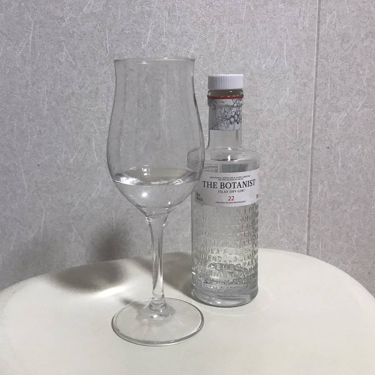 爽やかすぎるジン「ザ・ボタニスト」 - りゃまがたのウイスキーノート