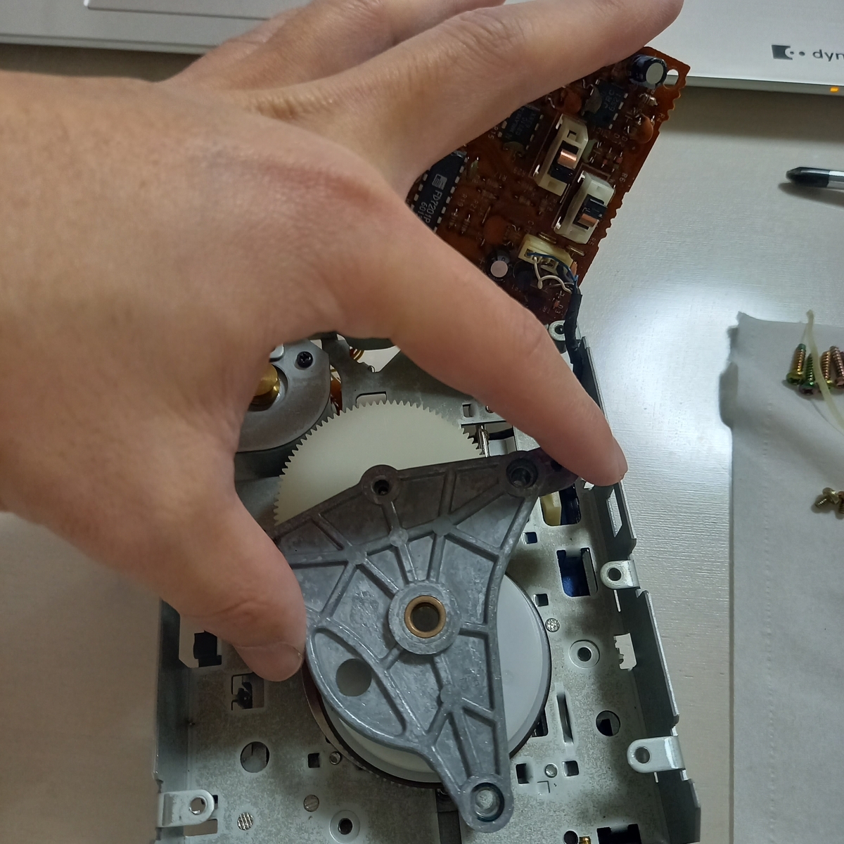 ファミコンディスクシステムの修理（画像付き） - 【文書短め
