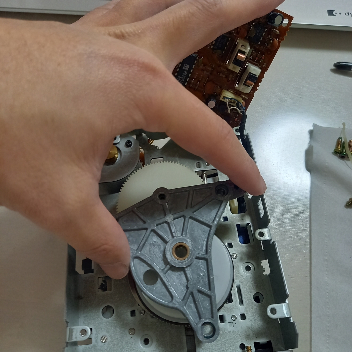 ファミコンディスクシステムの修理（画像付き） - 【文書短め