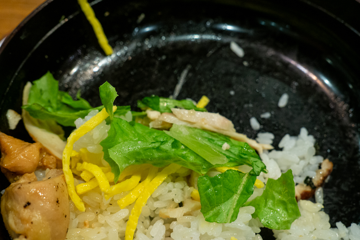 食べかけの五味丼