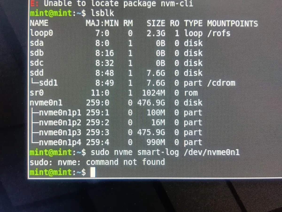 Linux Mintのターミナルで「command not found」エラーが表示されている画面。