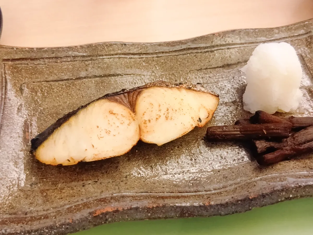 大仙家昼食の焼き魚と大根おろし