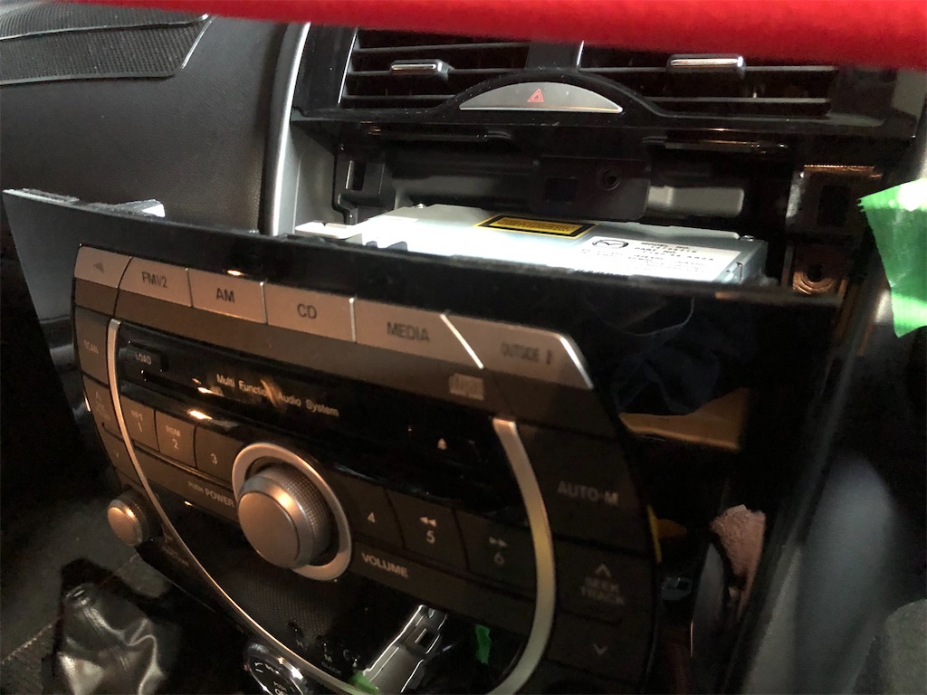 RX-8後期型 純正オーディオ取り外し - プラモデルとRX-8のブログ