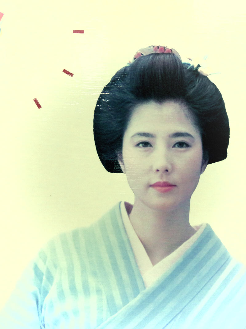 湯布院 岩下コレクション ⑥ 大原麗子さんの写真が・・・！ - 南部鉄器