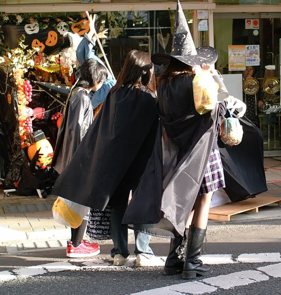 キッザニア東京のハロウィンイベントを開催 オリジナルの仮装作成と パレードを実施 キッザニア東京 旬刊旅行新聞 編集部 公式 キッザニア東京のハロウィンイベントを開催 オリジナルの仮装作成と パレードを実施 キッザニア東京 旬刊旅行新聞 編集部 公式