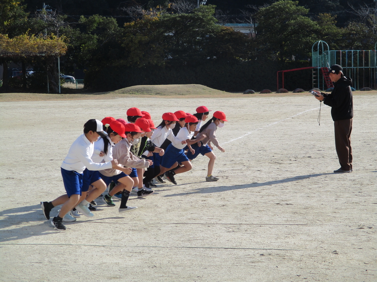 小学校体育の授業 5・6年　1980年 本日の授業風景(5時間目) - 緑陽ニュース