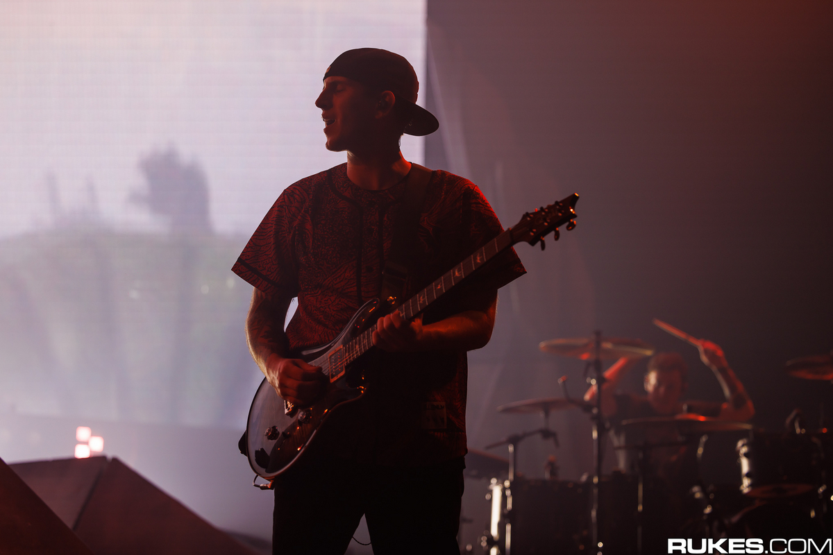 ILLENIUM Nothing Ever After (with Motionless In White) 歌詞&和訳