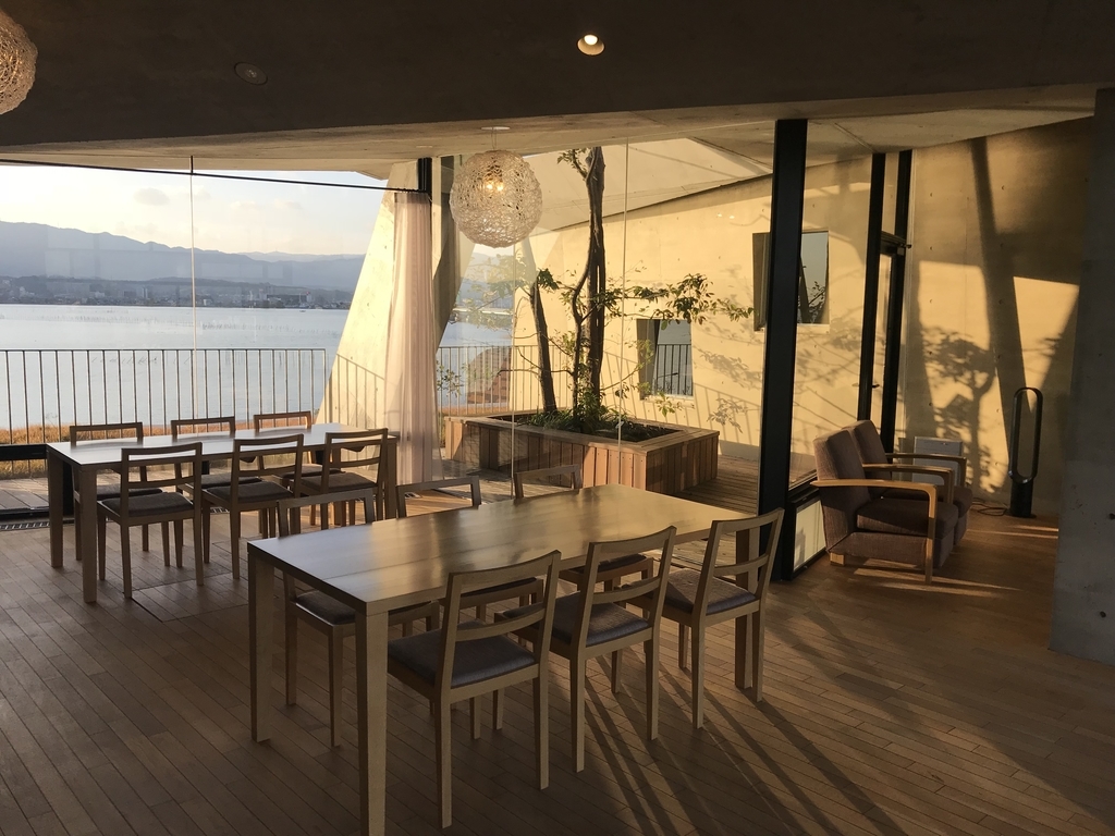 セトレアリーナびわ湖3階ロビー