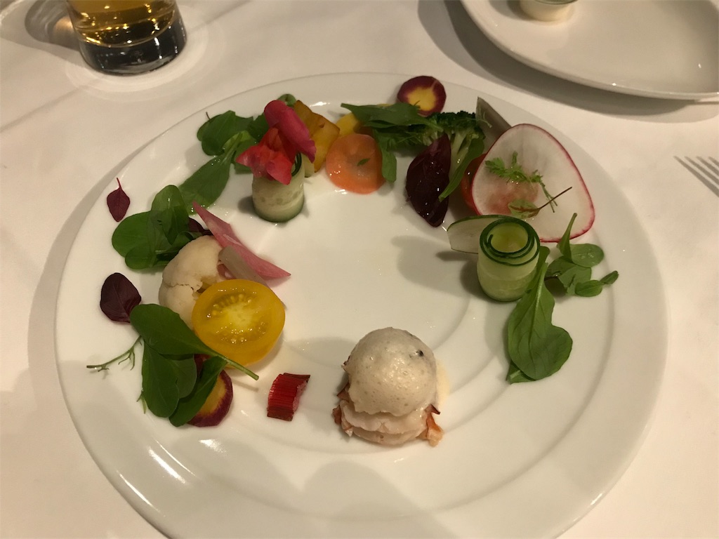 近江野菜のクリスマスリースと温かいオマール海老