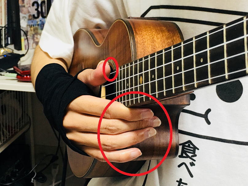 ウクレレ 姿勢 右手 左手 奏法