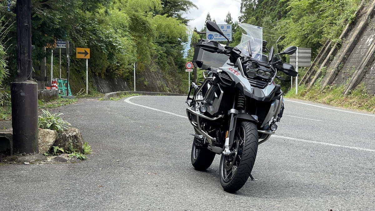 BMW Motorrad R1250GS純正　ヒーター付きバイクシート 黒 BMW Motorrad R1250GS純正 ヒーター付きバイクシート 黒 - メルカリ