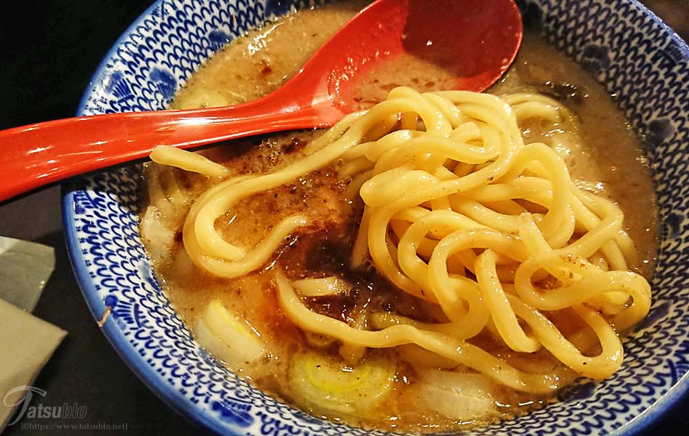 麺とよく絡ませてすすると、うん美味い！