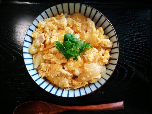 だし旨つゆで作った親子丼