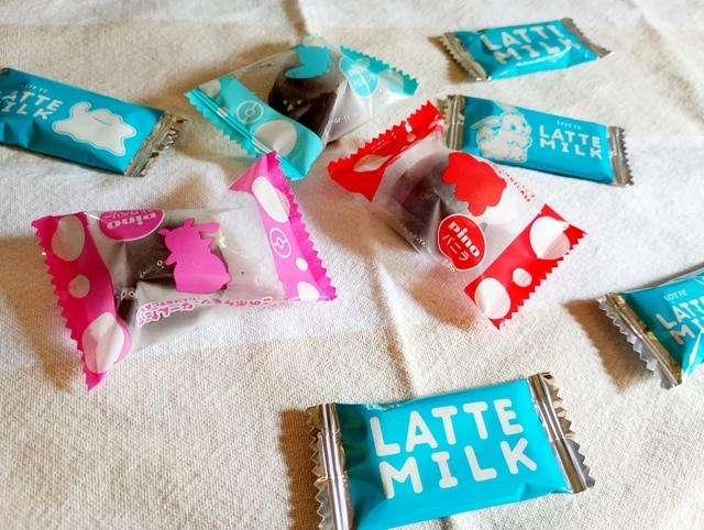 個包装のチョコレートとピノ
