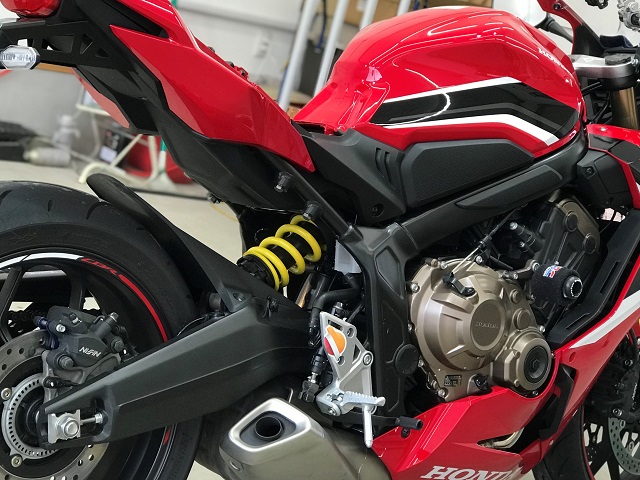 ホンダ CBR650R ガソリンタンク塗装研磨 - 茨城県カー