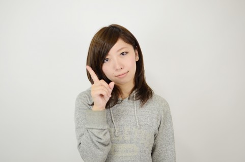 微笑む女の人の写真