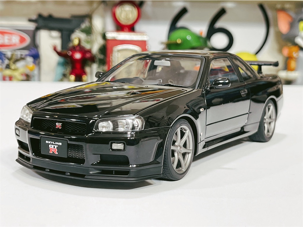 オートアート)NEW日産スカイラインGT-R Vスペック2買ってみた