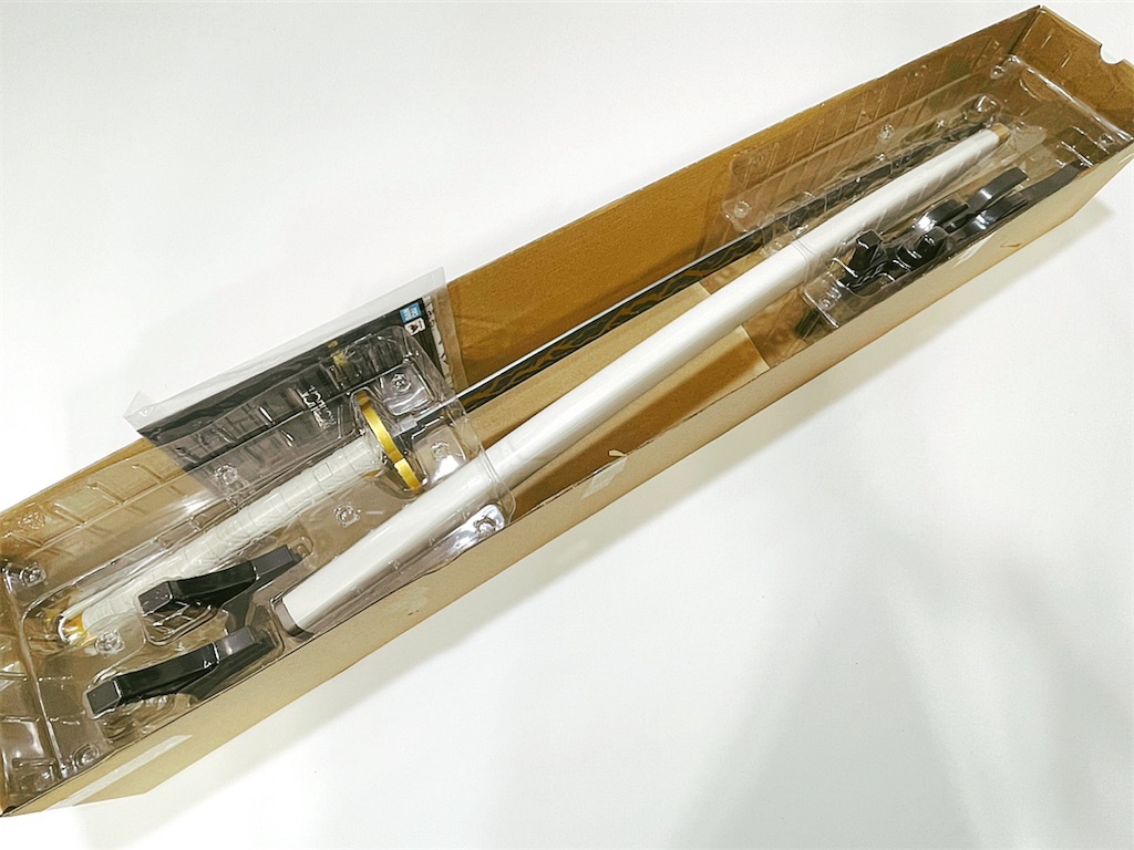 【美品】鬼滅の刃伊之助善逸日輪刀プロップリカproplica 鬼滅の刃】初の鞘付きな上に抜刀ギミックで霹靂一閃も再現でき
