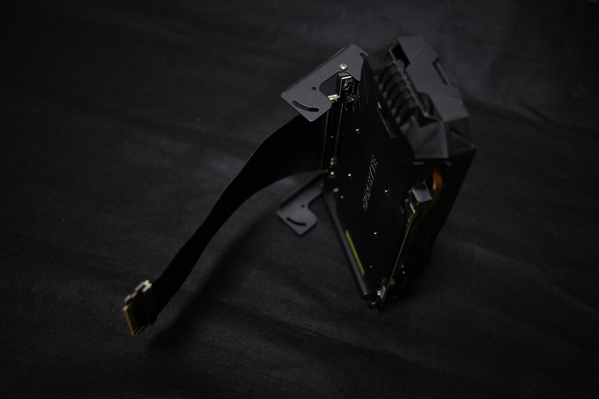 垂直...?時代は斜めです【マルチアングルGPUブラケット】 - S_Blog