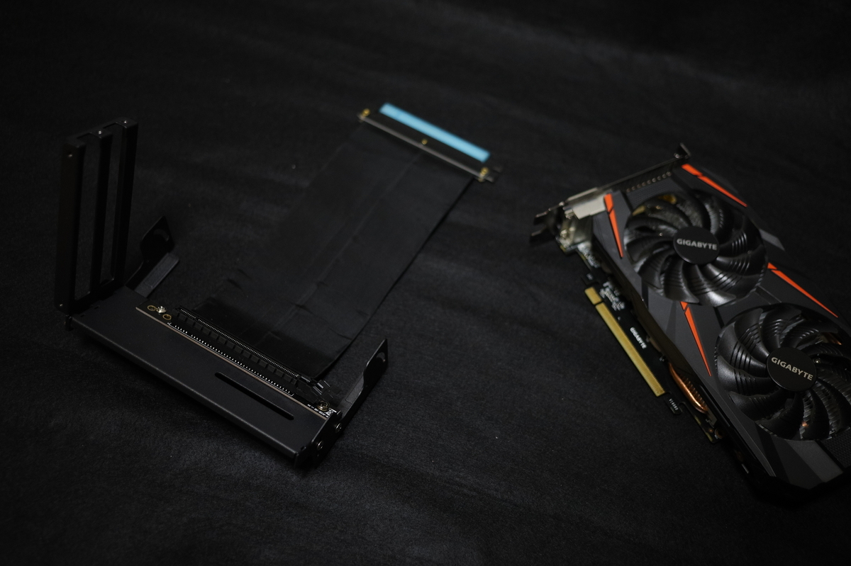 垂直...?時代は斜めです【マルチアングルGPUブラケット】 - S_Blog
