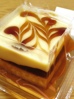 プレミアム　四角いプリンのケーキ