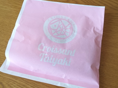 クロワッサンたい焼き　いちごカスタード
