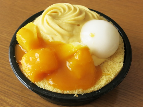 ローソン　マンゴーのロールケーキ