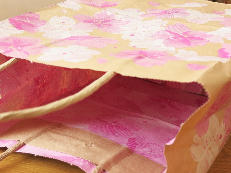 SAKURAシーズンの紙袋 f:id:sa_to_e:20190225205109j:plain