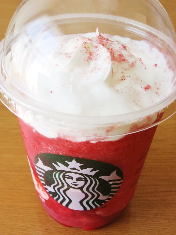 ストロベリーベリーマッチフラペチーノ レッド f:id:sa_to_e:20190418170609j:plain