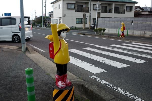 多治見】シュールな横断歩道ガールズ - わき道にそれて純喫茶2