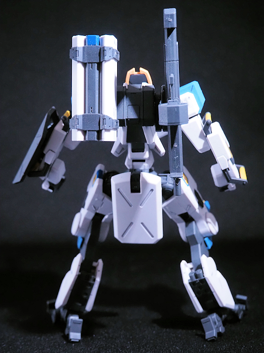 公式外伝『境界戦機フロストフラワー』の主役メカ「HG 1/72