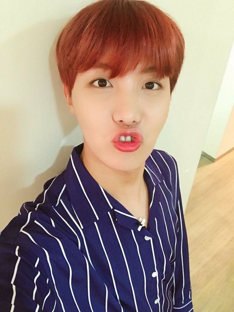 Bts 防弾少年団 ホソクを完全分析 Vlive中にサセンが乱入 美人な姉がいる J Hopeの詳しいプロフィールを大公開 2 Page