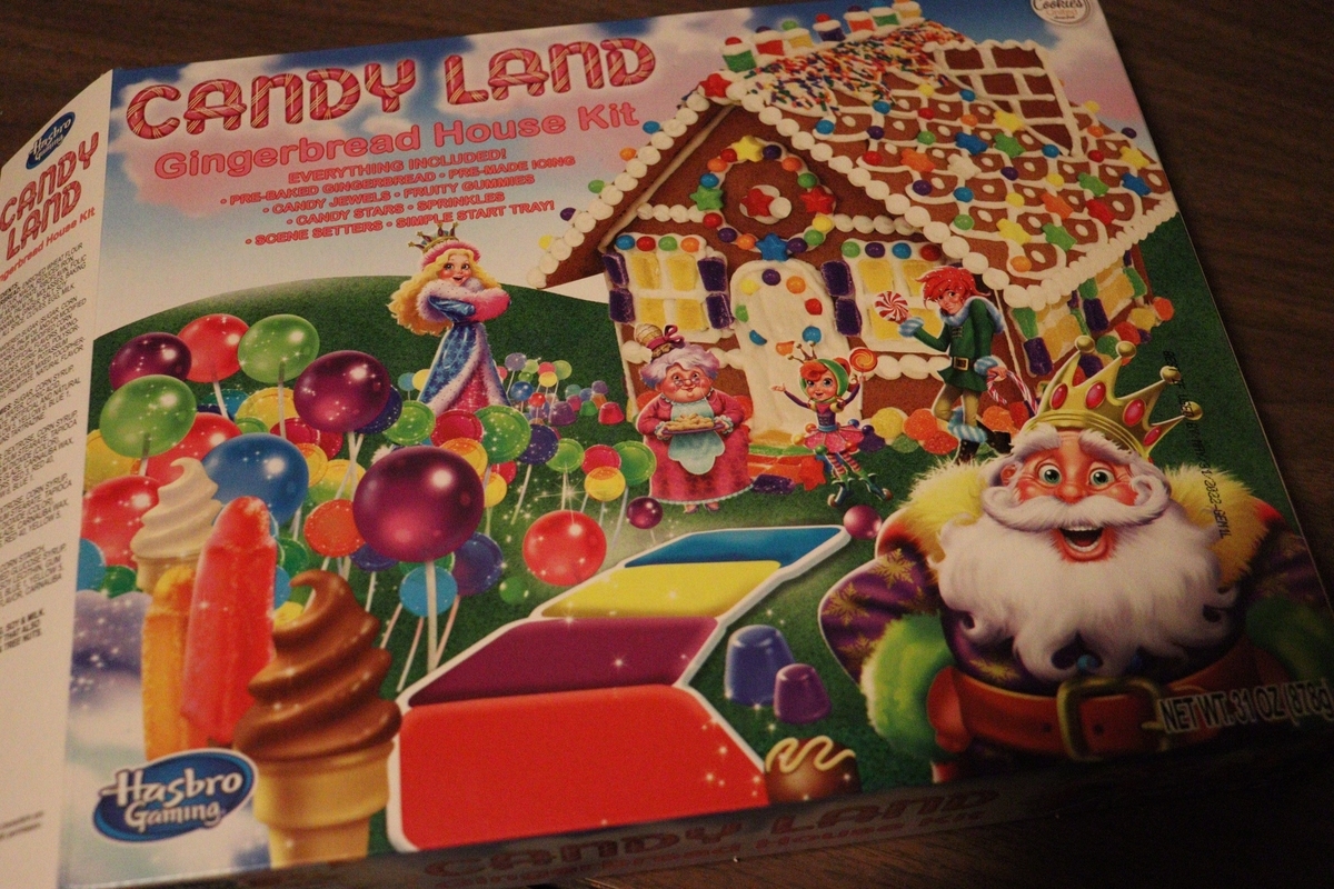 AnnArborでGingerbread Houseを竣工、のちに解体 - 海外旅行も